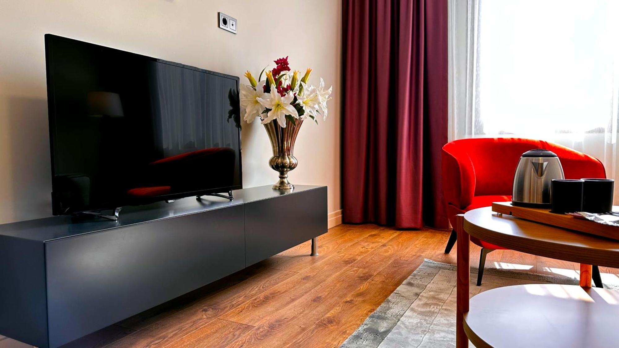 Hotel Frezya - Exclusively Woman Istanbul Exterior foto