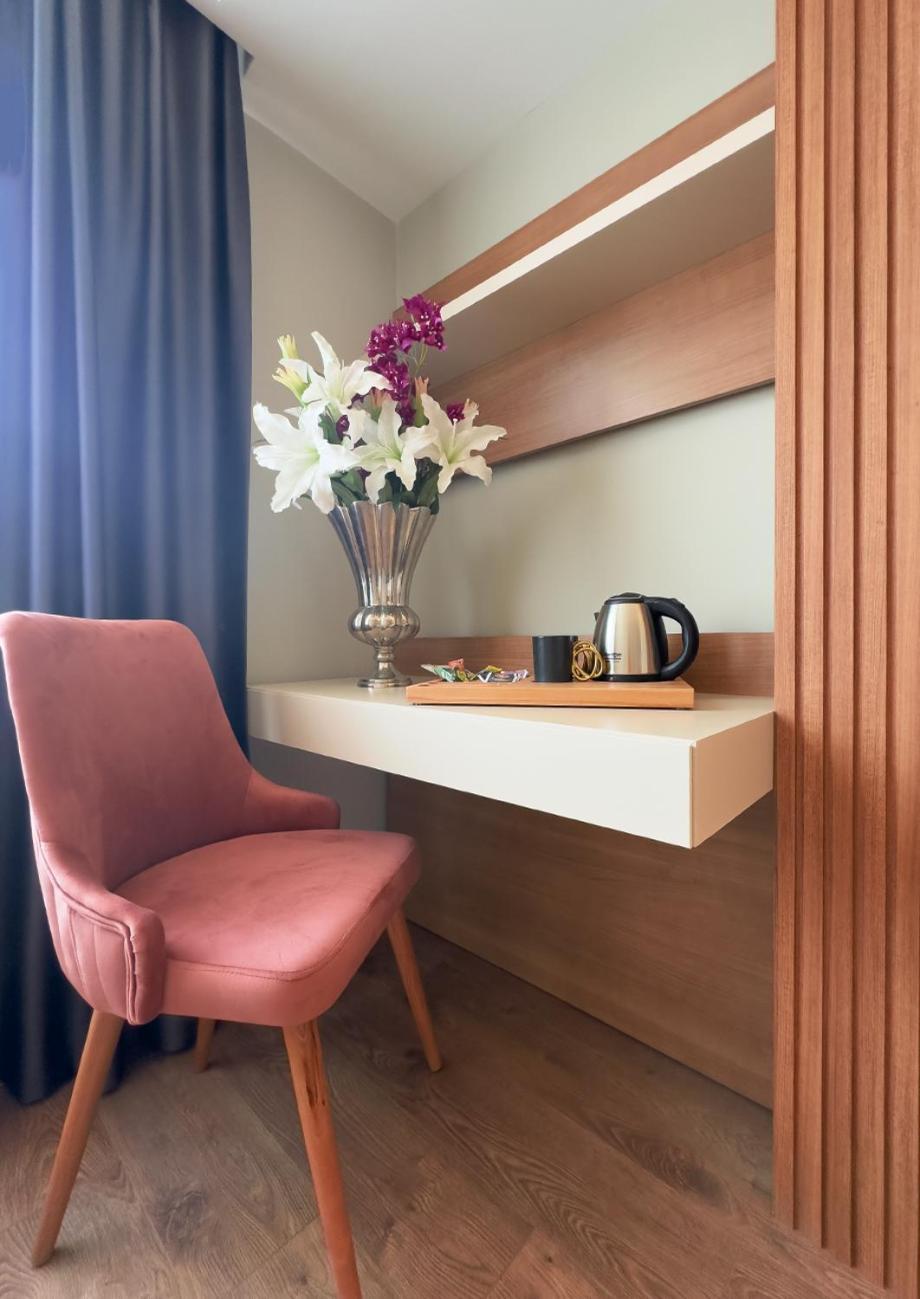 Hotel Frezya - Exclusively Woman Istanbul Exterior foto
